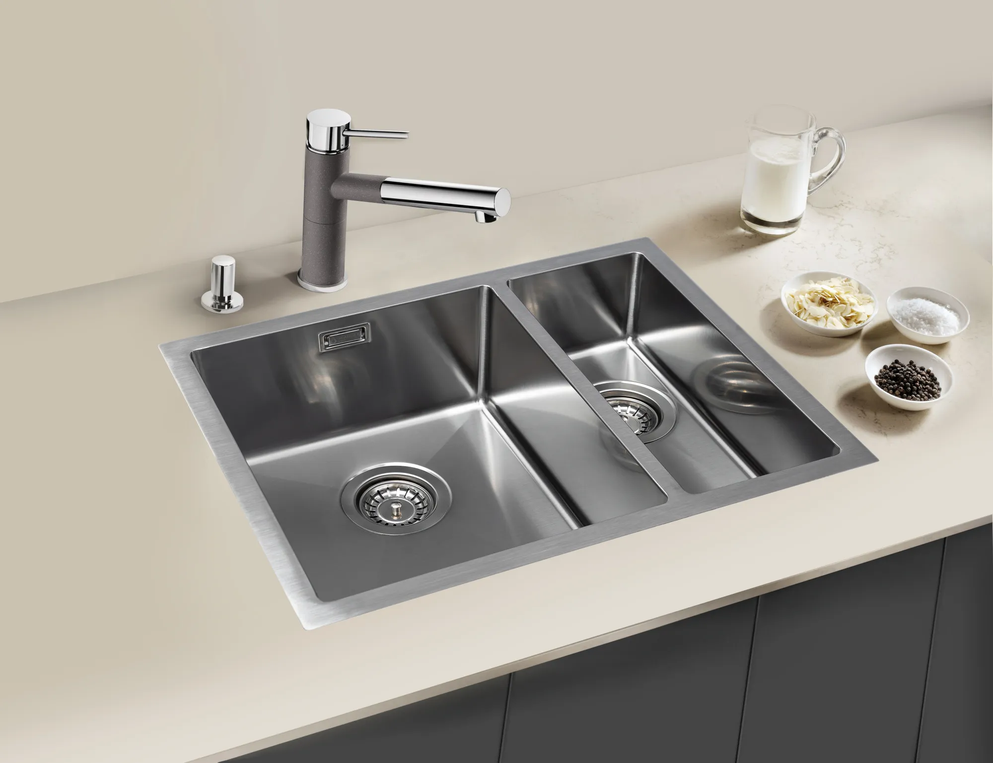 Мойка Grandex Aqua PROLINE 58, 550х450х200, сифон в комплекте (300208)